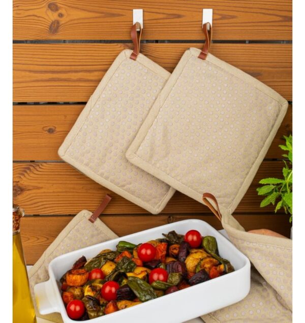 CHEF02104-Pannenlap-dots-beige-(4) CHEF Pannenlap Siliconen dots - Beige 20*20 cm